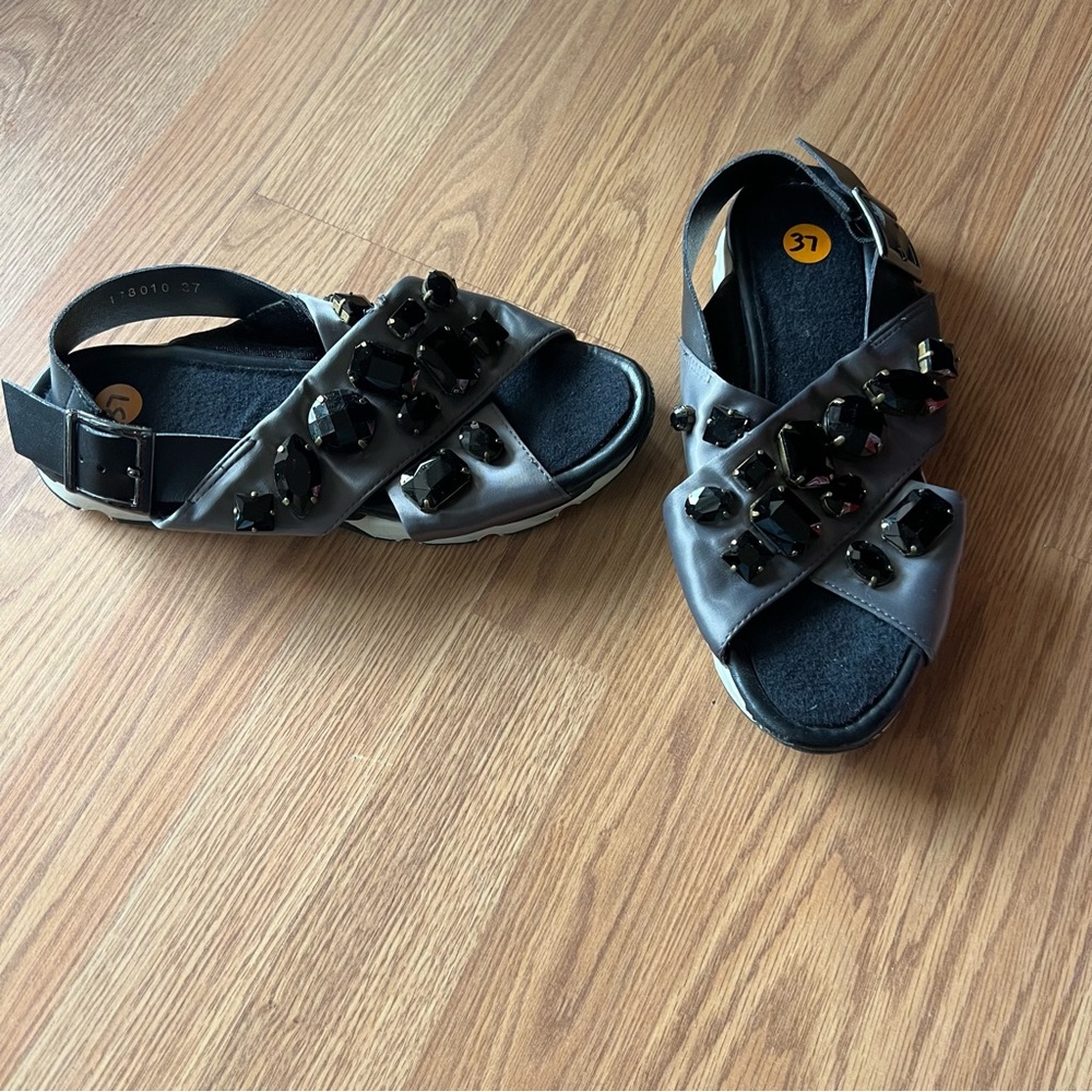Elegant Black Embellished Women's Sandals - Picture 3 of 6